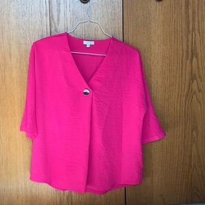 Ladies Top size Plus 0. 3/4 length sleeves.